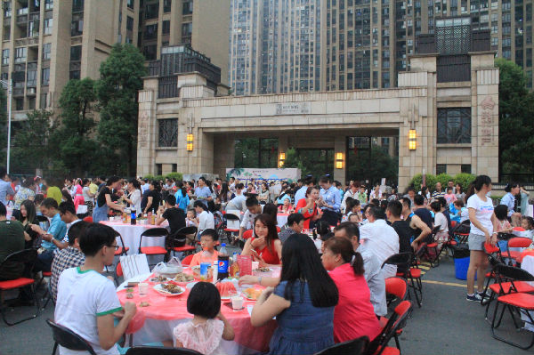 百家聚盛宴,邻里乐动·官方版网站登录入口_乐动(中国)
情——乐动·官方版网站登录入口_乐动(中国)
倾城(长沙)成功举办第二届中秋百家宴_En1938.png